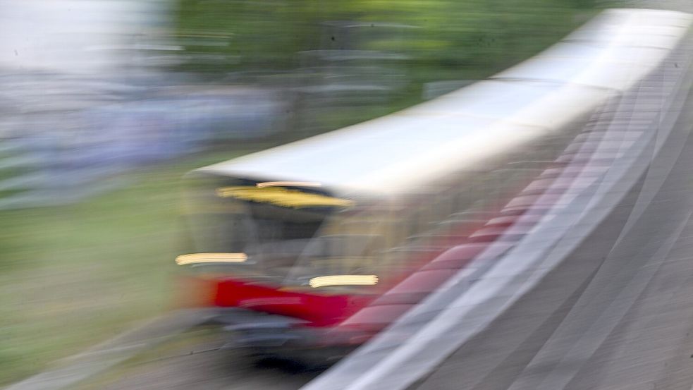Gewerkschaften und Verbände fordern dessen grundlegende Neuordnung der Finanzierung des öffentlichen Nahverkehrs. Foto: Jens Kalaene/dpa Foto: Jens Kalaene