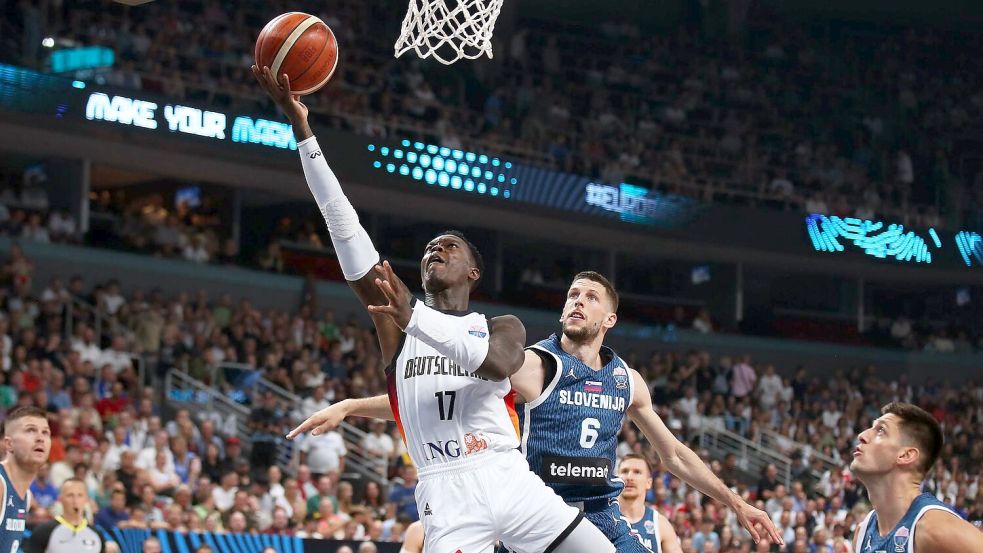 Dennis Schröder suchte gegen Slowenien lange seinen Rhythmus. Foto: Matthias Stickel