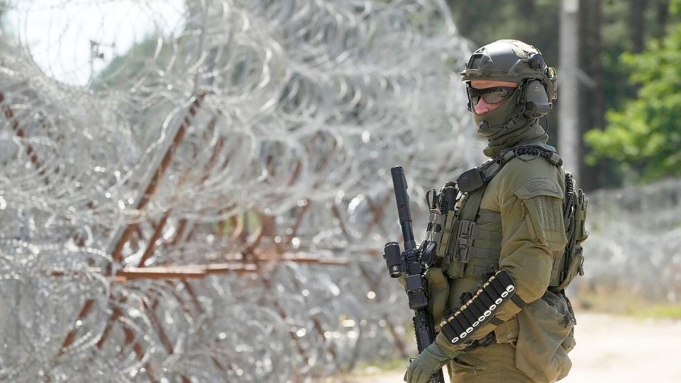 Polen grenzt im Osten an drei Länder, die nicht Mitglied von EU und Nato sind, darunter auch das mit Russland verbündete Belarus. (Archivbild) Foto: Czarek Sokolowski/AP/dpa