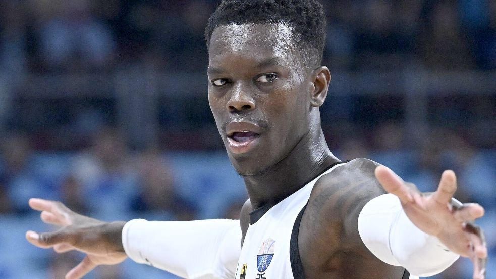 Alles im Griff! Dennis Schröder und die deutschen Basketballer spielen um den EM-Titel. Foto: Heikki Saukkomaa