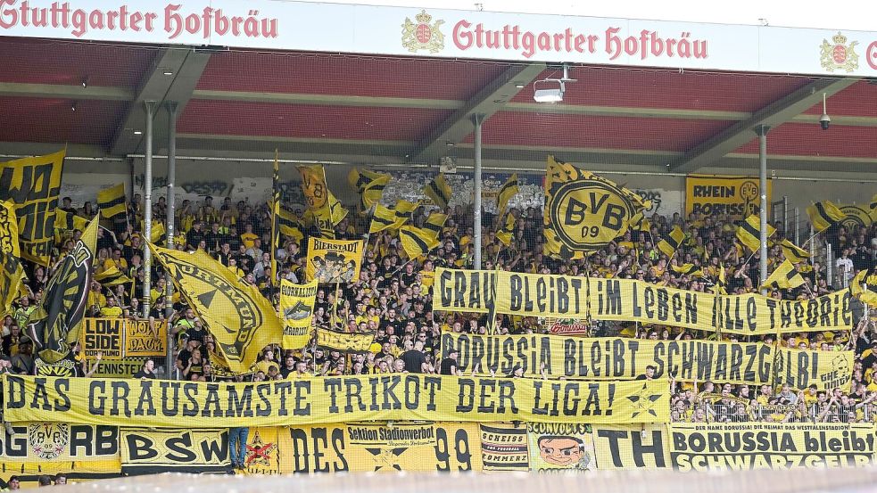 Die neuen Auswärtstrikots des BVB kommen bei vielen Fans nicht gut an. Foto: Harry Langer