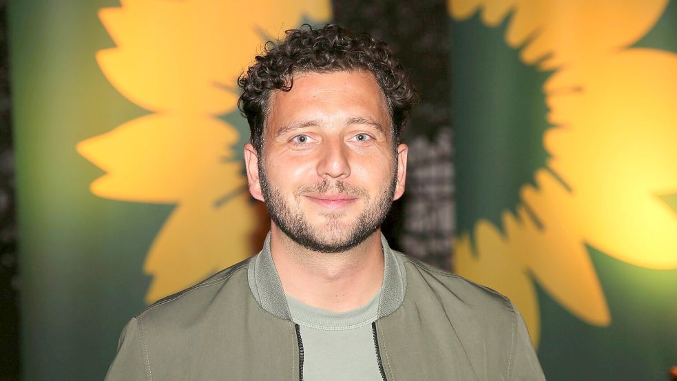 Grünen-Chef Felix Banaszak: „Wer weiter auf Bremse statt auf Ausbau setzt, gefährdet die Zukunft unserer Erde, unserer Kinder und unserer Wirtschaft.“ Foto: IMAGO/CHROMORANGE