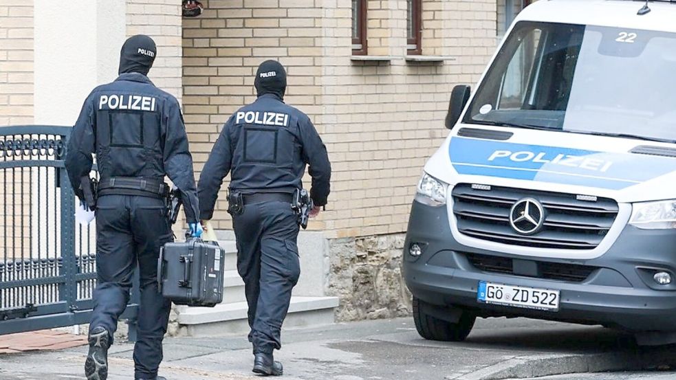 Bei den Durchsuchungen waren Spezialkräfte der Polizei im Einsatz. Foto: --