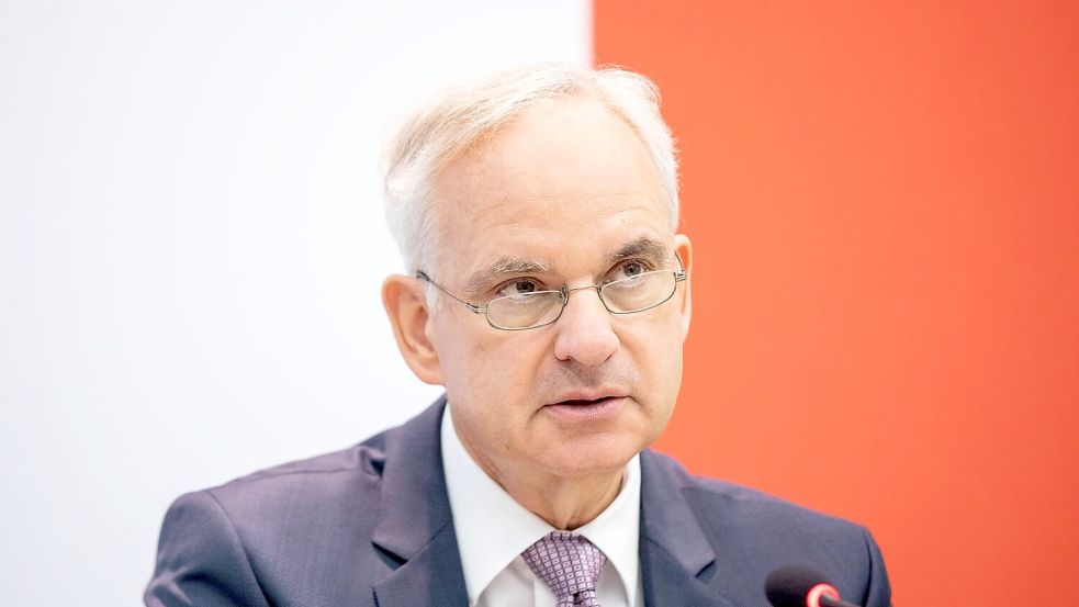 Der langjährige Chef des Energiekonzerns Eon, Johannes Teyssen, soll den Aufsichtsrat von Lufthansa leiten (Archivbild) Foto: Marcel Kusch