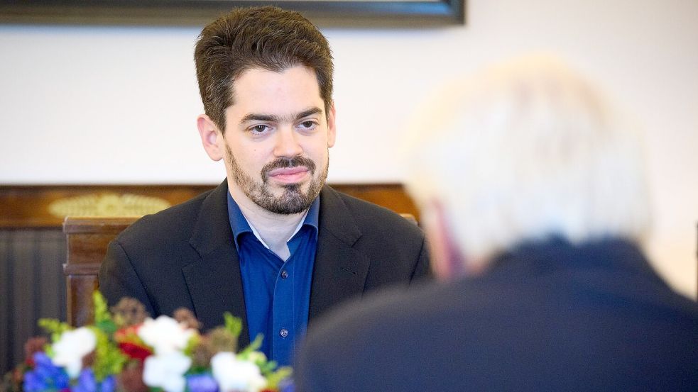 Lahav Shani wurde in Belgien ausgeladen - seitdem gibt es Gesten der Solidarität, auch durch den Bundespräsidenten. Foto: Bernd von Jutrczenka/dpa