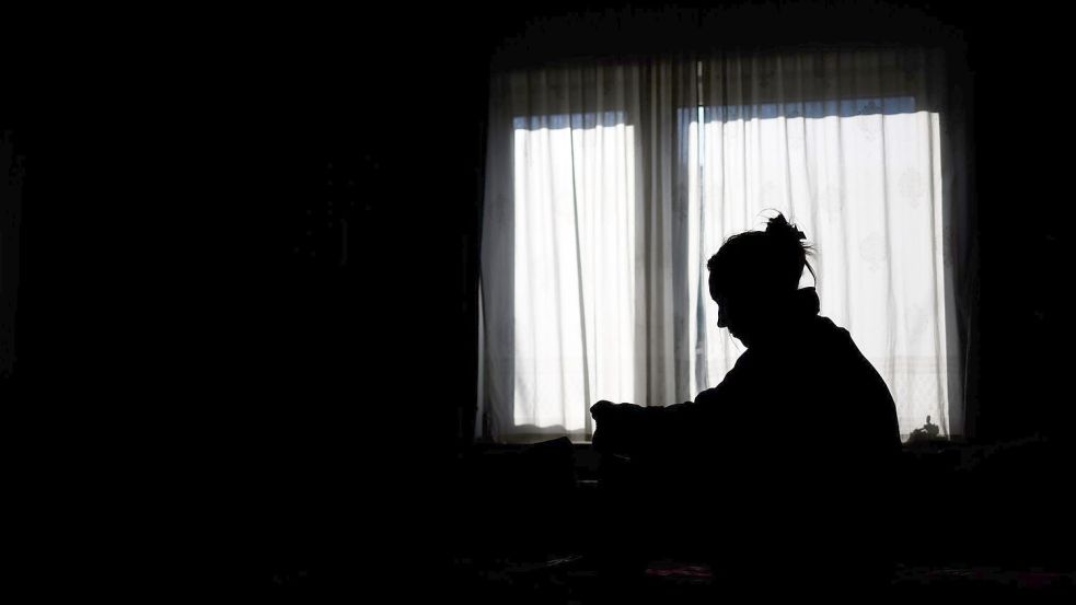 Die EU-Kommission hat ein neues Medikament gegen Wochenbettdepressionen zugelassen. (Symbolbild) Foto: Julian Stratenschulte