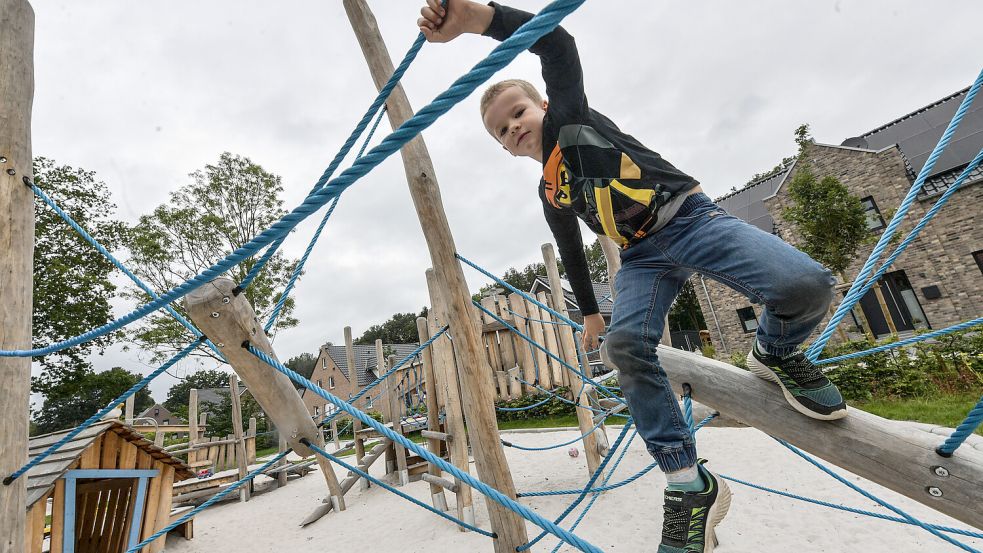 Spielen, klettern, toben: Spielplätze sind ein wichtiger Teil der Stadt Leer. Foto: Klaus Ortgies/Archiv