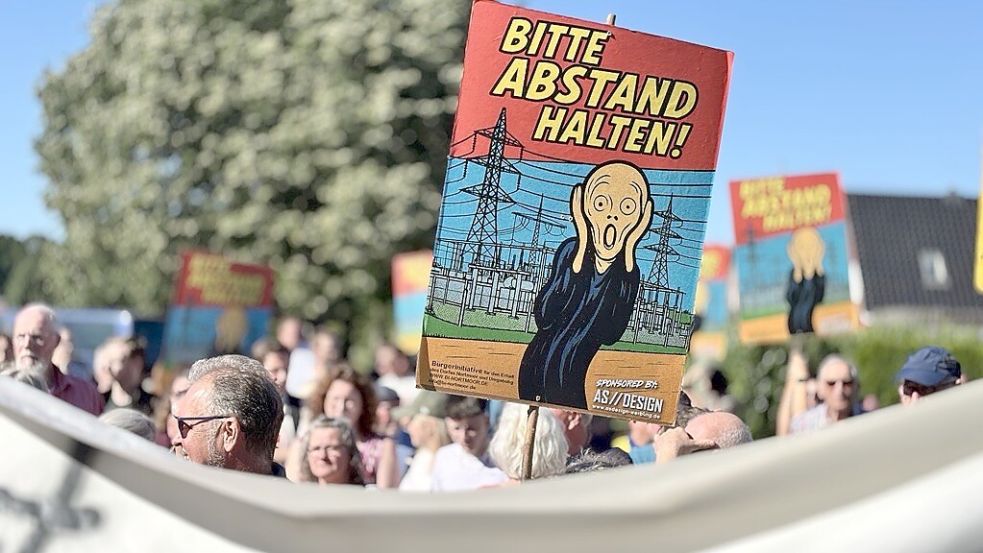 Die Nortmoorer kritisieren die geplante Anlage von Tennet. Nun soll es einen weiteren Protest in Leer geben. Foto: Klaus Ortgies/Archiv