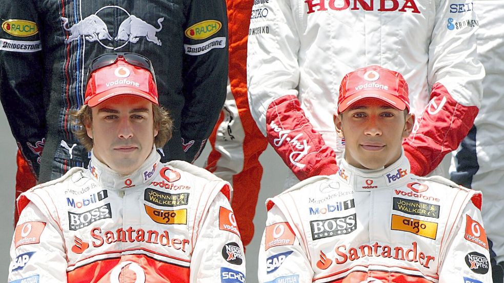 Keine besten Freunde - damals kostete ein Giftduell einem der McLaren-Fahrer die WM. Foto: picture alliance / dpa
