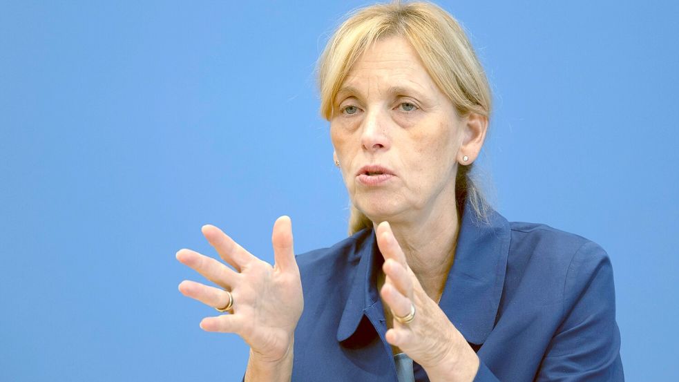 Bundesfamilienministerin Karin Prien kündigt an, Empfängerorganisationen von Fördergeldern „anlassbezogen“ prüfen. Foto: IMAGO/Rolf Zoellner (Zöllner)