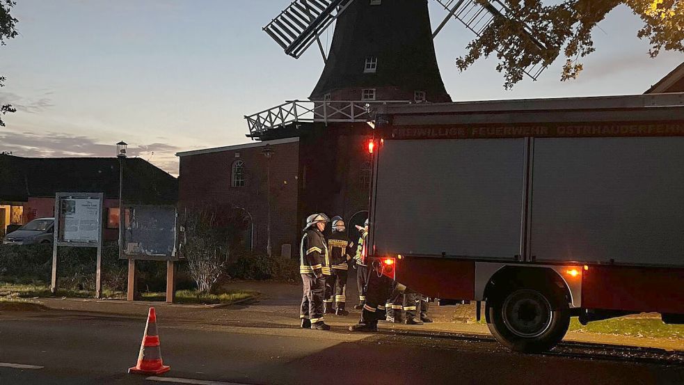Die Feuerwehr rückte zur Mühle Idafehn aus. Foto: Feuerwehr