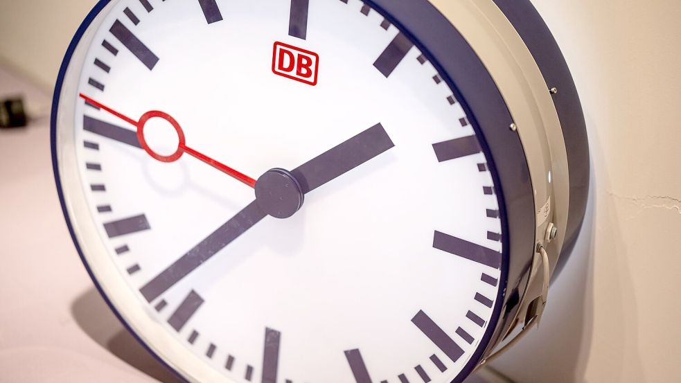 Die Bahn hat seit Jahren ein Pünktlichkeitsproblem. (Archivbild) Foto: Fabian Sommer/dpa