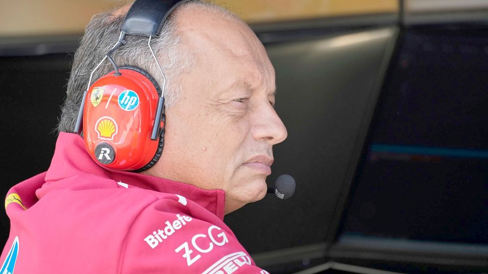 Teamchef Frederic Vasseur ist wieder als Krisenmanager gefragt. Foto: Darko Bandic/AP/dpa