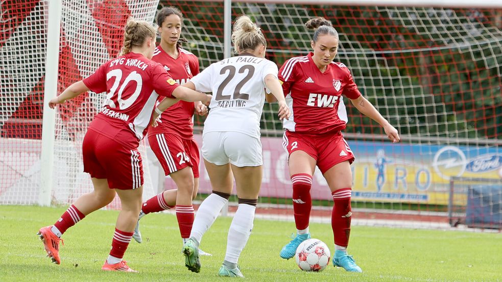 Den dritten Sieg in Serie feierten die Auricherinnen im Spiel gegen St. Pauli. Foto: Helmut Vortanz
