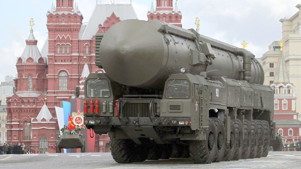 Russland präsentiert seine strategischen Atomwaffen auch während der Militärparade in Moskau. (Archivbild) Foto: Yuri Kochetkov/epa/dpa