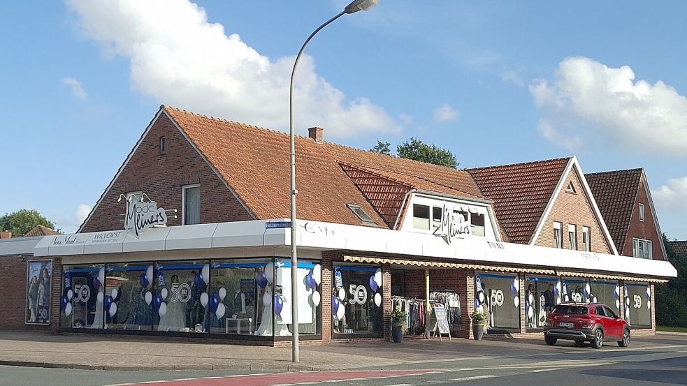 50 Jahre gibt es Mode Meiners an der Papenburger Straße 123 in Flachsmeer. Foto: privat