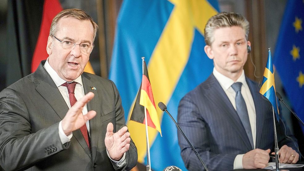 Wenn Verteidigungsminister Boris Pistorius (SPD) seinen schwedischer Amtskollege Pal Jonson trifft, kann er sich einiges über echte zivile Verteidigung erzählen lassen Foto: Kay Nietfeld/dpa