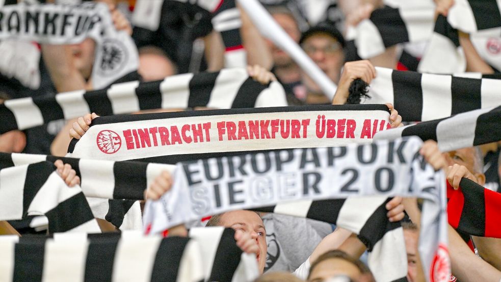 Frankfurter Fans sollen in Neapel nicht ins Stadion kommen. Foto: Uwe Anspach