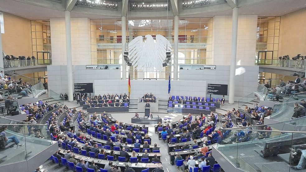 Im ersten Anlauf ist die Richterwahl im Bundestag geplatzt. Jetzt folgt der zweite Versuch, Foto: Michael Kappeler/dpa