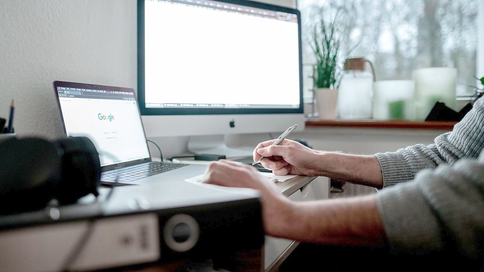 Das Homeoffice hat sich seit der Corona-Pandemie fest etabliert. (Archivbild) Foto: Fabian Strauch