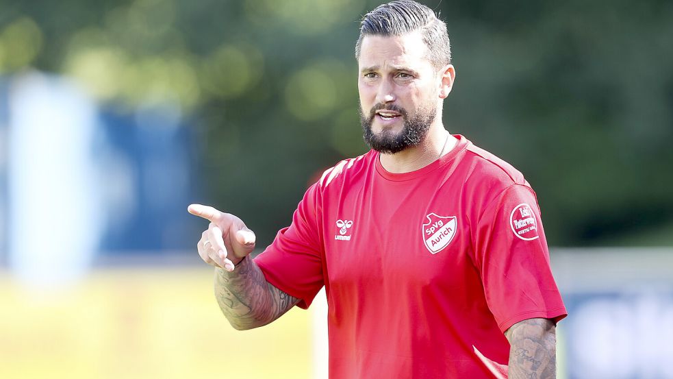 SpVg-Trainer Daniel Franziskus hofft gegen Germania Leer auf den zweiten Heimsieg der Saison. Foto: Doden/Emden