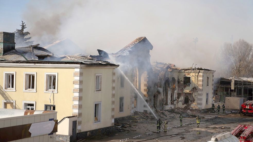 Die frontnahe ostukrainische Stadt Kostjantyniwka ist ständiges Ziel russischer Angriffe. (Archivbild) Foto: Alex Babenko/AP/dpa
