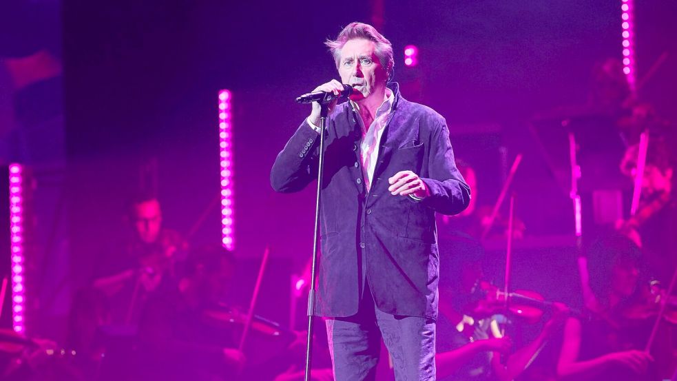 Wo immer er auftritt, ist Bryan Ferry stets adrett gekleidet. In den 70er und 80er Jahren galt er als Stilikone. (Archivbild) Foto: Georg Wendt