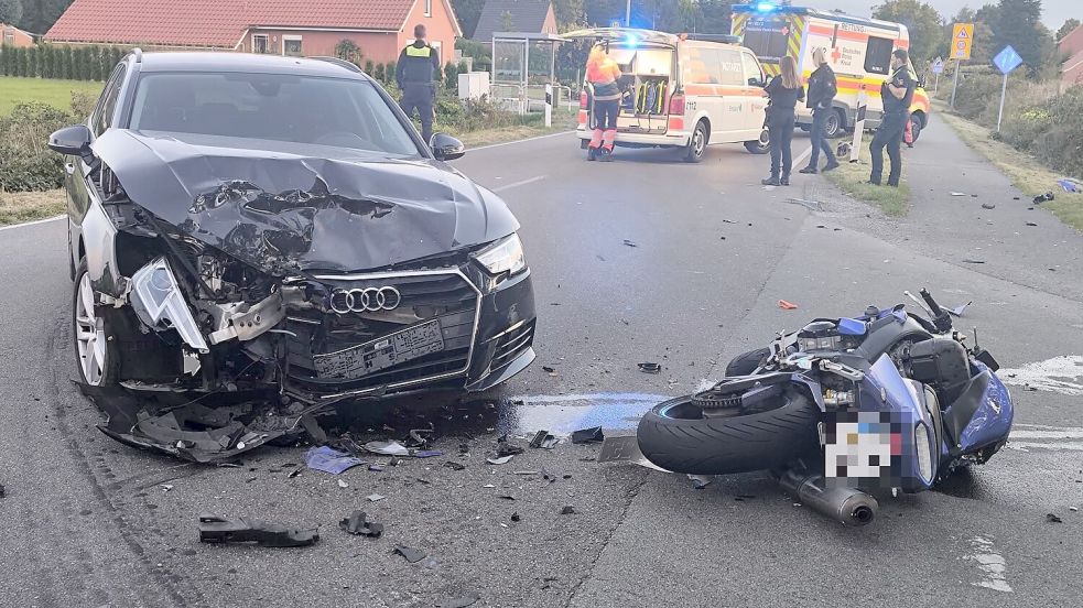 Ein schwerer Unfall hat sich am Freitagabend auf der Landesstraße in Burlage ereignet. Foto: Daniel Grüneke