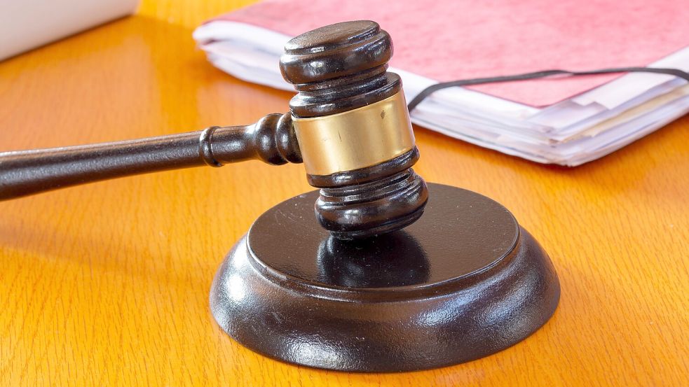 Symbolbild: Für den jüngeren Angeklagten aus Belm fiel das Urteil deutlich milder aus als für den Osnabrücker. Foto: IMAGO/Udo Herrmann