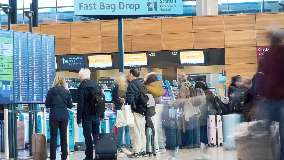 Passagiere am Flughafen BER müssen weiter mit Verzögerungen rechnen. Foto: Annette Riedl