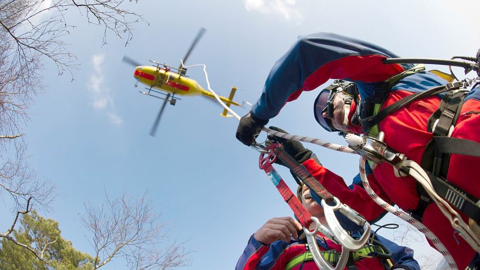 Der elfjährige Junge wurde mit dem Rettungshubschrauber in ein Krankenhaus gebracht. (Symbolbild) Foto: picture alliance / dpa