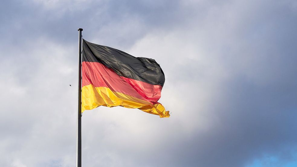 Mit dem Gemeinschaftsgefühl zwischen Ost- und Westdeutschland geht es einer Umfrage nach wieder abwärts. (Archivbild) Foto: Annette Riedl