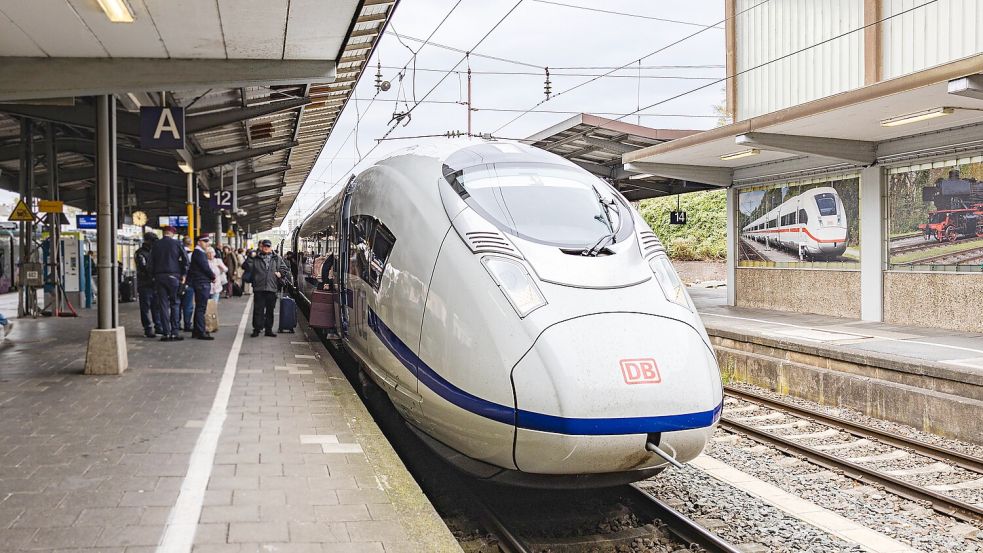 Der ICE 3 neo auf dem Weg von Amsterdam nach Berlin im Osnabrücker Hauptbahnhof. Foto: Denise Matthey