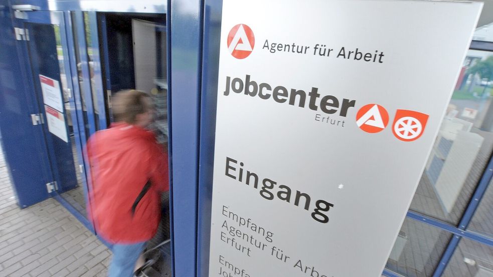 Beschäftigte von Jobcentern und anderen Behörden mit Kundenkontakt haben oft Sorge vor Übergriffen. (Archivfoto) Foto: picture alliance / dpa