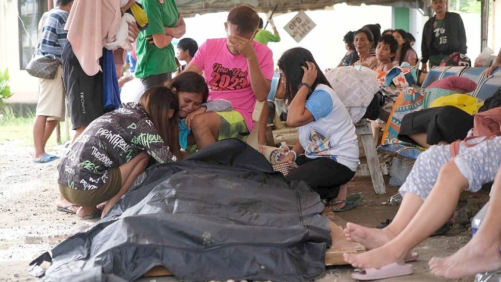 Dutzende Menschen kamen bei dem Beben ums Leben. Foto: Uncredited/AP/dpa