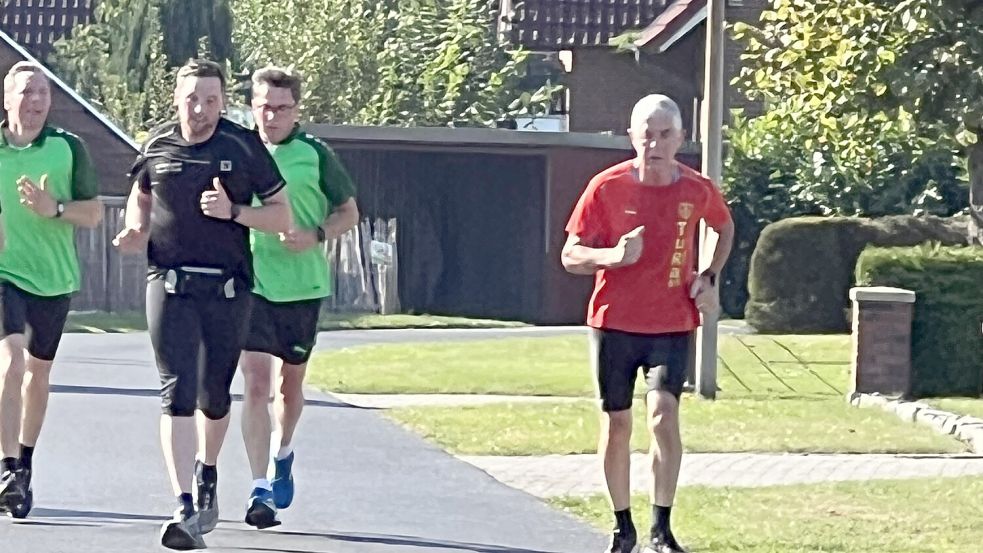 68 Läuferinnen und Läufer gingen am Sonntag beim ersten Spendenlauf in Folmhusen an den Start. Foto: privat
