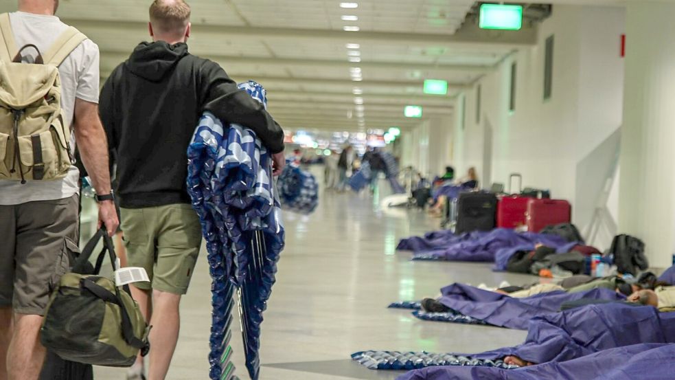 Rund 6.500 Menschen waren von den ausgesetzten Starts und Landungen am Münchner Flughafen betroffen. Foto: Enrique Kaczor/onw-images/dpa