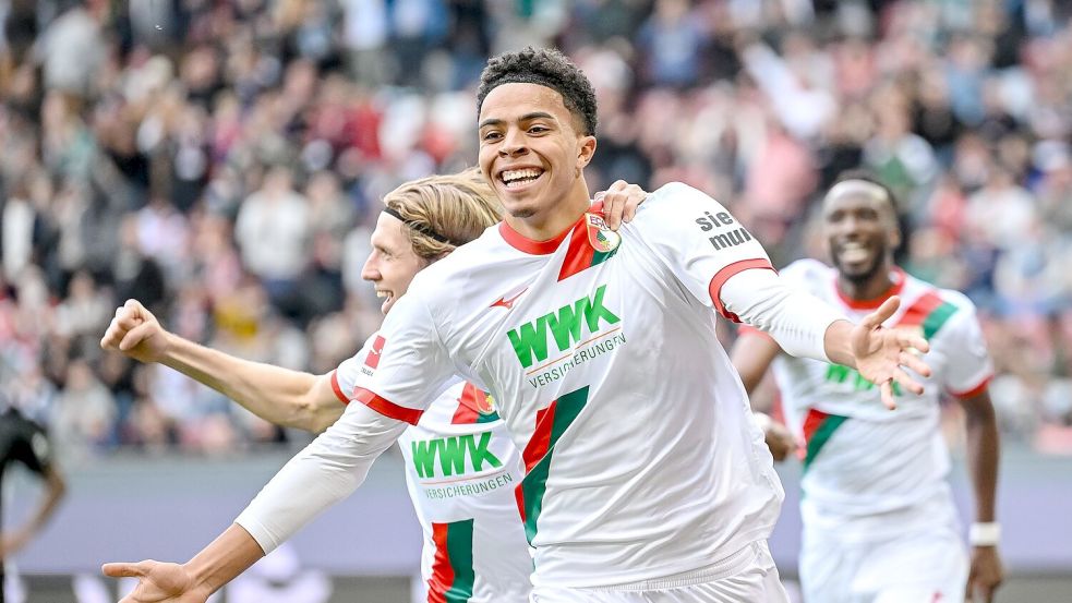 Der 18-jährige Noahkai Banks bejubelt sein erstes Bundesliga-Tor. Foto: Harry Langer
