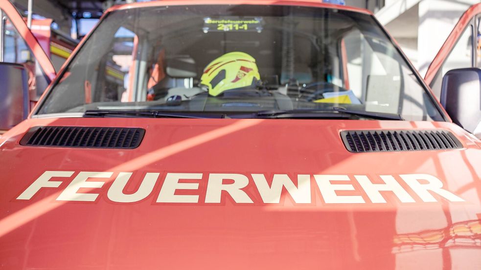 In Osnabrück ist ein Fahrzeug in Flammen aufgegangen. Foto: Sebastian Dannenberg