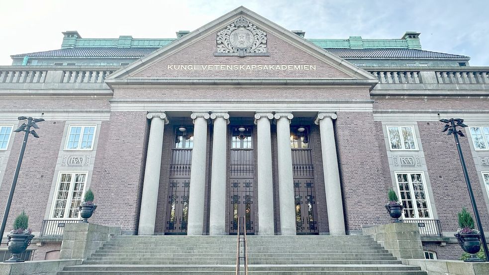 Die Königlich-Schwedische Akademie der Wissenschaften auf dem Gelände der Universität von Stockholm gibt traditionell die Nobelpreisträger in den Kategorien Physik und Chemie bekannt. Foto: Steffen Trumpf/dpa