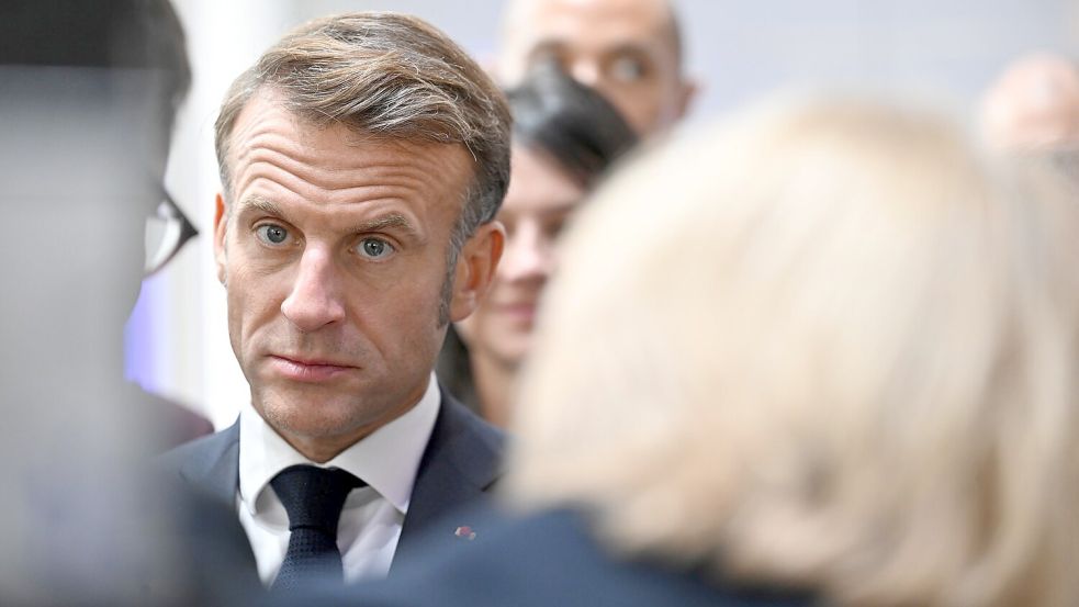 Frankreichs Präsident Macron sieht sich Rücktrittsforderungen ausgesetzt (Archivbild). Foto: Jean-Christophe Verhaegen/POOL A