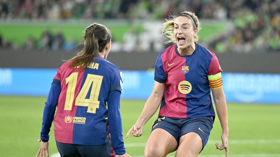 Die vielfach ausgezeichneten Aitana Bonmatí und Alexia Putellas jubeln auch gegen den FC Bayern (Archivbild) Foto: Swen Pförtner
