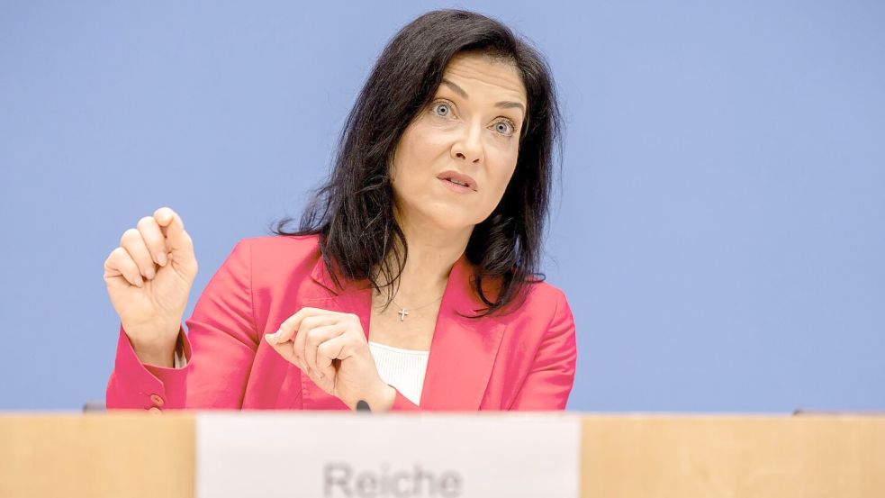 „Deutschland droht zurückzufallen“, warnt Wirtschaftsministerin Katherina Reiche. Foto: Michael Kappeler/dpa