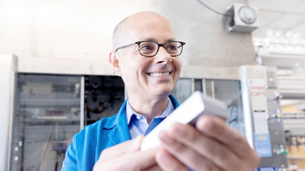 Omar Yaghi, der als einer von drei Wissenschaftlern 2025 den Nobelpreis für Chemie erhält. Foto: Brittany Hosea-Small/University