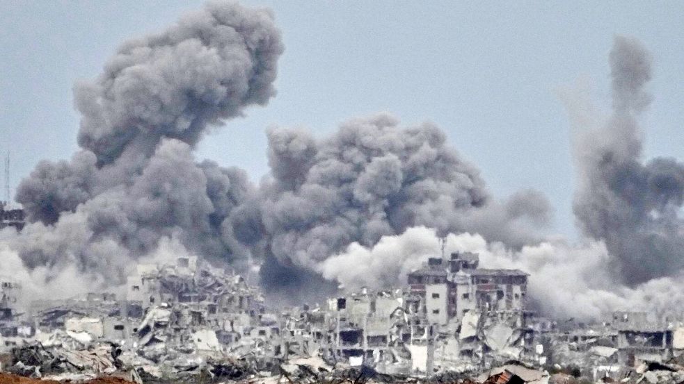 Große Teile des Gazastreifens sind nach zwei Jahren Krieg zerstört. Foto: Ariel Schalit/AP/dpa