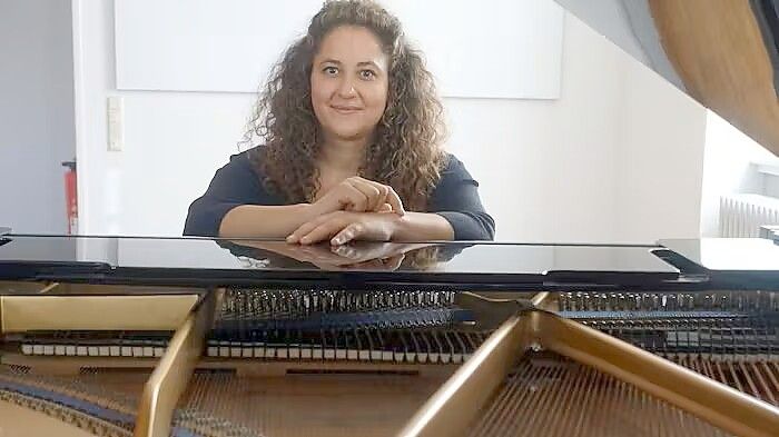 Pianistin Meryem Akdenizli präsentiert in der Villa Diekhaus in Papenburg am Sonntag Werke von Haydn, Chopin, Ravel und Liszt in der Konzertreihe "Weltklassik am Klavier – Im Wandel der Epochen: von Chopin zu Liszt!“. Foto: privat