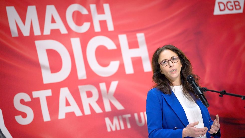 „Pushen ein Mini-Problem zu einem Mega-Thema hoch“: Gewerkschafterin Fahimi hält die Debatte ums Bürgergeld für absurd. (Archivbild) Foto: Bernd von Jutrczenka/dpa
