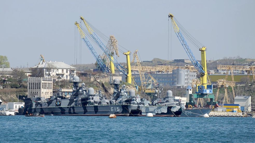 Russland meldet ukrainischen Drohnenangriff auf die Krim. (Archivbild) Foto: Uncredited/AP/dpa