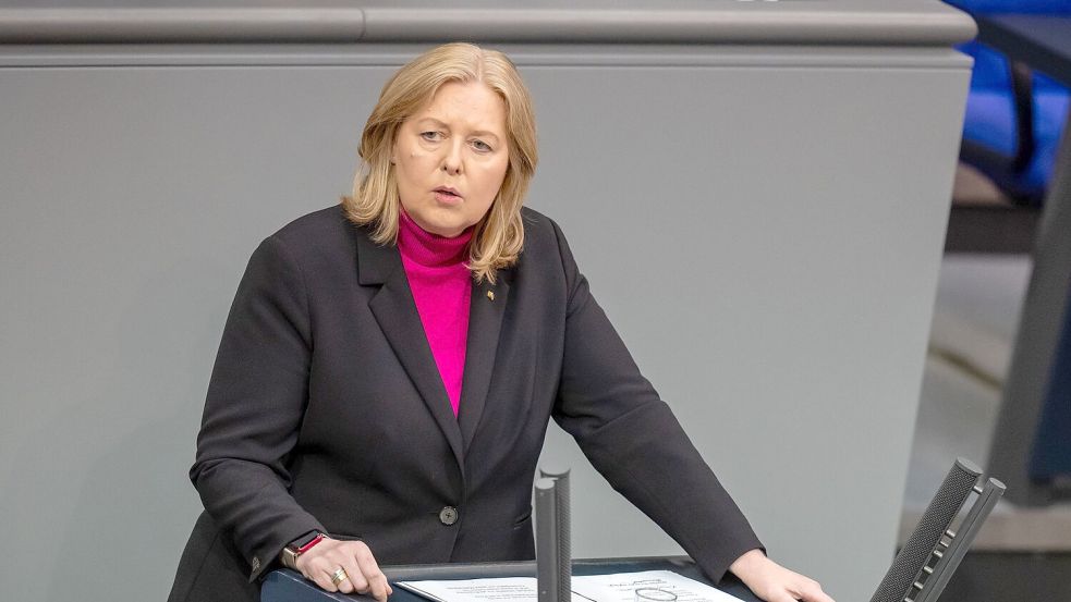 Bundesarbeitsministerin Bärbel Bas (SPD) verteidigt das Rentenpaket. Foto: Michael Kappeler/dpa