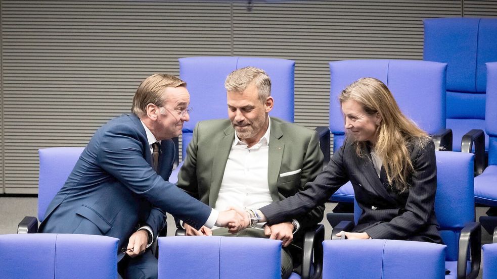 Die drei SPD-Verteidigungsexperten schrieben gemeinsam der Fraktion. Foto: Christoph Soeder/dpa